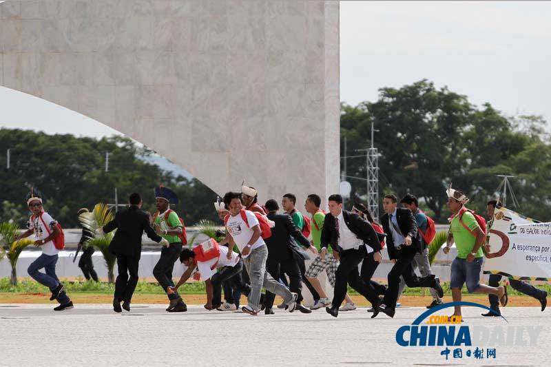 巴西土著居民欲占領總統府 抗議土地權遭侵犯