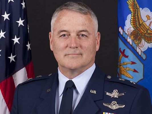美國空軍少將出國酗酒調情被撤職