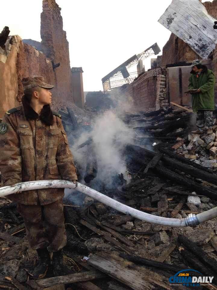 組圖：云南香格里拉獨(dú)克宗古城今日凌晨突發(fā)大火