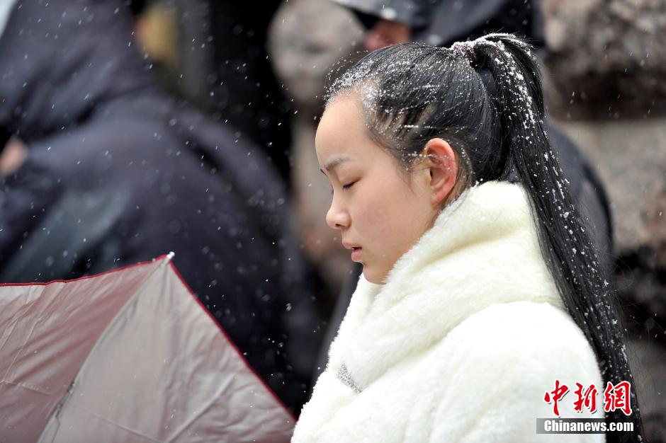 中戲藝考初試 考生雪天趕考