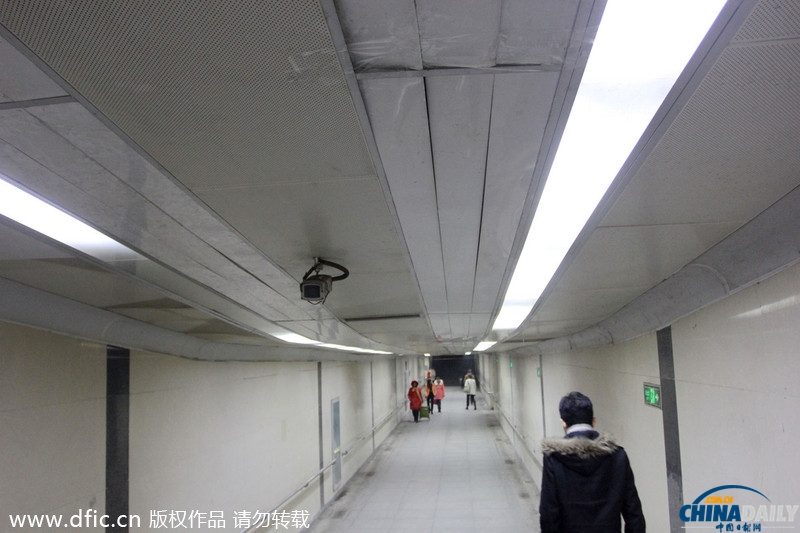 湖北：長港地下通道造價1200萬元 吊頂竟用紙糊膠粘