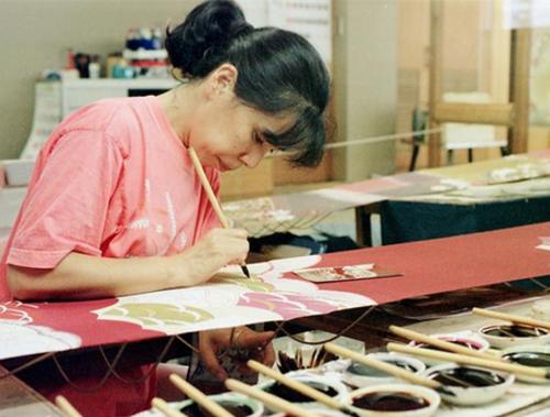 日本職場(chǎng)變化大，女性獲益多