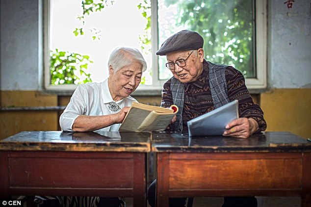 河北九旬老夫妻拍時尚大片慶祝結婚64年（組圖）