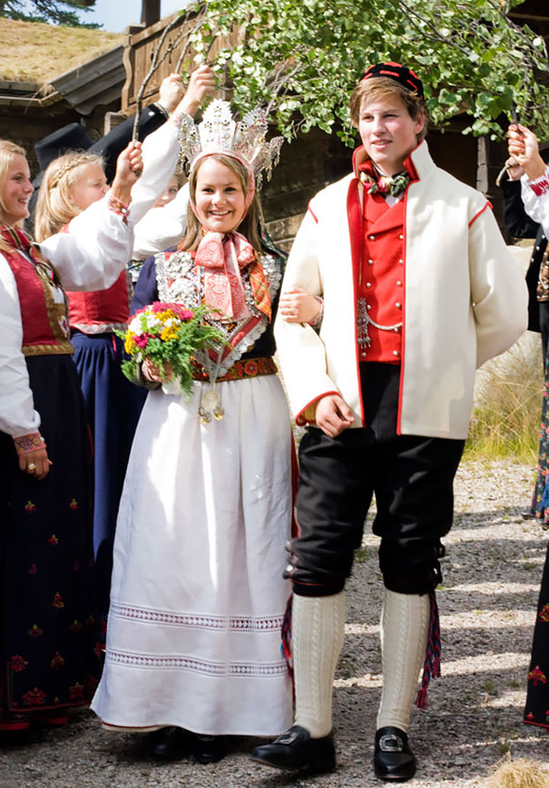 世界各地的傳統結婚服飾長啥樣？（組圖）