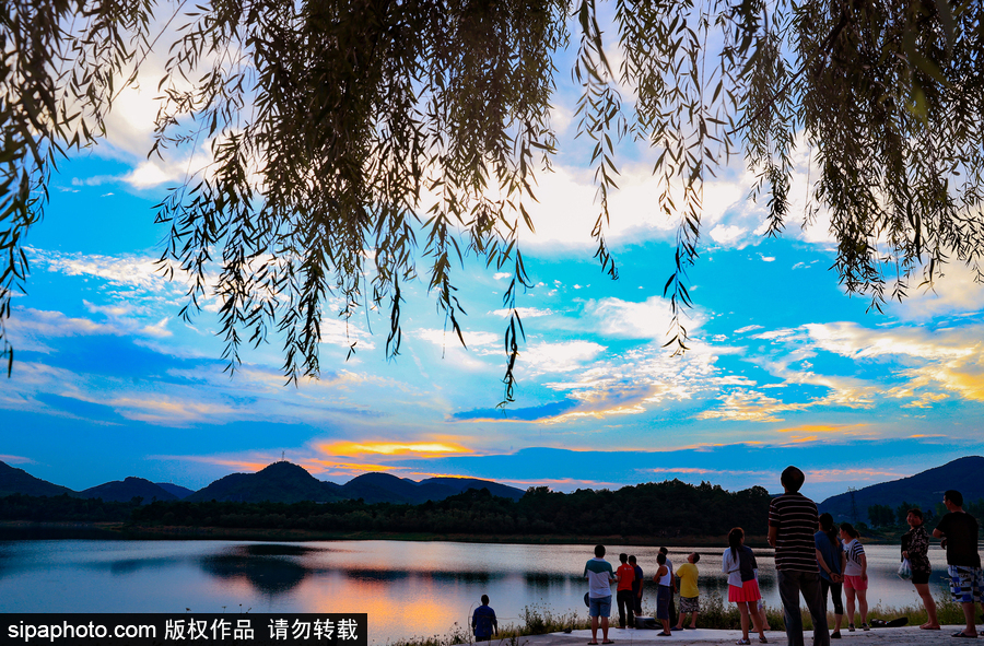 藍天白云刷屏！盤點風(fēng)清日朗的絕美風(fēng)光 為眼睛降溫