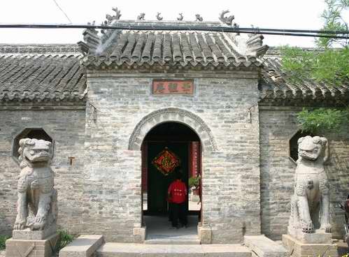 倉山潘墩村九座明代古廟連成一條街