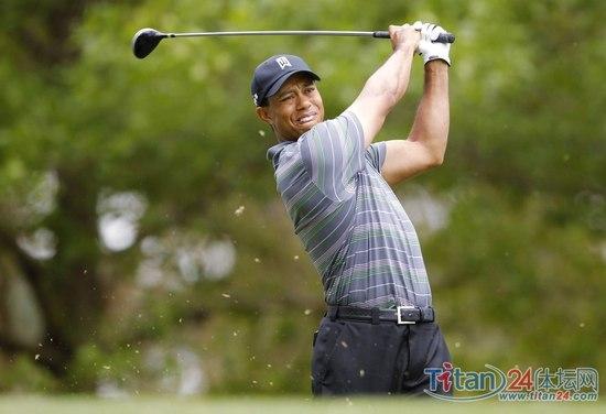 美國(guó)名人賽卡普斯領(lǐng)先 伍茲70桿暫列第七