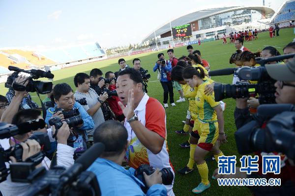 女子橄欖球決賽驚現71:0 北京隊不滿判罰消極比賽