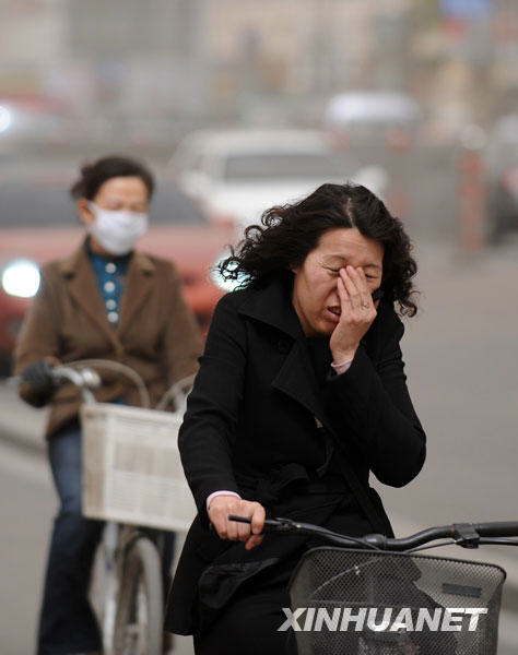 我國多個地區遭遇大風沙塵天氣[組圖]