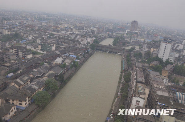 汶川地震一周年：空中看災區重建[組圖]