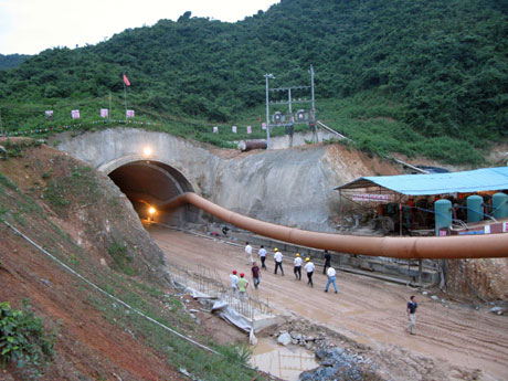 三亞新建環城高速隧道發生重大塌方