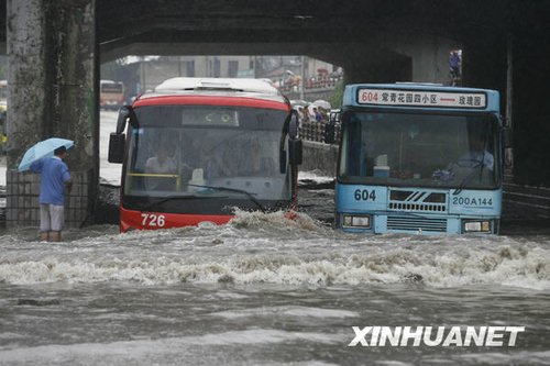 南方十省區遭遇今年入汛以來最大暴雨襲擊(組圖)