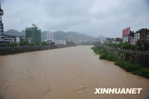 南方十省區遭遇今年入汛以來最大暴雨襲擊(組圖)