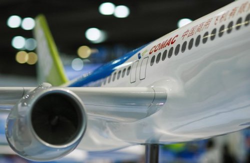 國產大客機外形樣機亮相 2016年交付使用(圖)