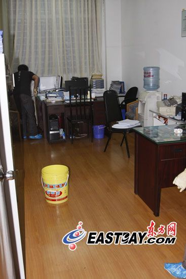 上海一名高校教師辦公室內被刺死(組圖)