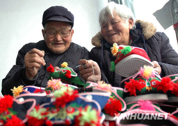 虎年臨近 虎頭鞋惹人愛(ài)